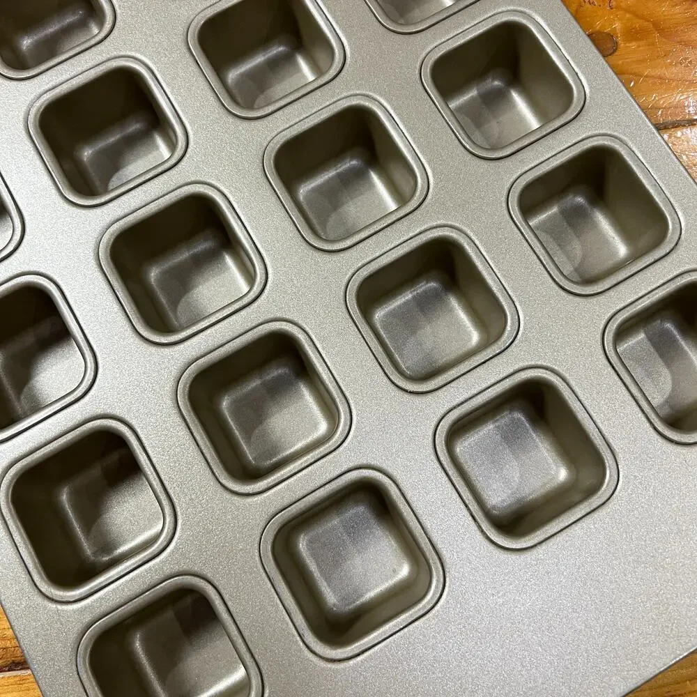 Williams Sonoma Goldtouch Mini Brownie Bite Pan 20 Cup Nonstick Bakeware